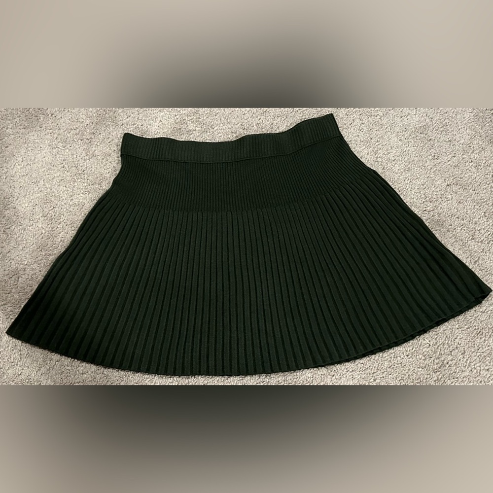 American Eagle Pleated Knit Skirt - Large